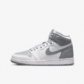 Nike Air Jordan 1 Retro High Tops Og Sko Barn Grå Hvite