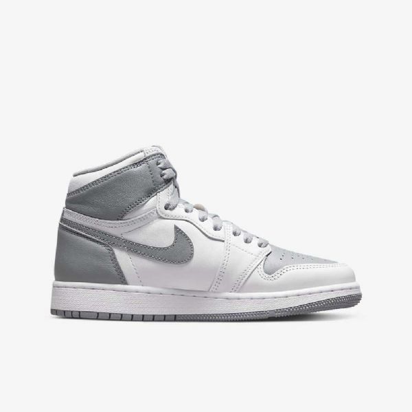 Nike Air Jordan 1 Retro High Tops Og Sko Barn Grå Hvite