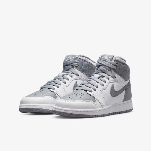 Nike Air Jordan 1 Retro High Tops Og Sko Barn Grå Hvite