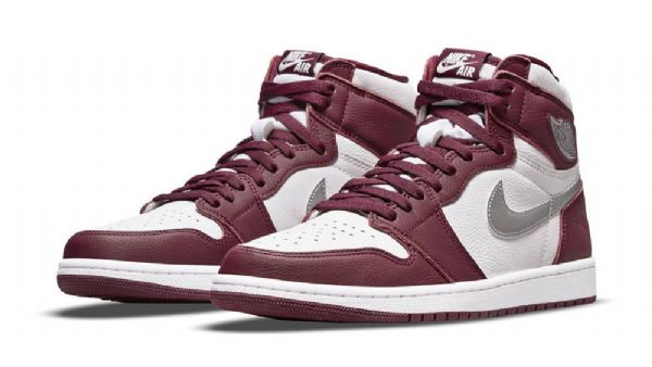 Nike Air Jordan 1 Retro High Tops Og Sko Dame Burgunder Hvite