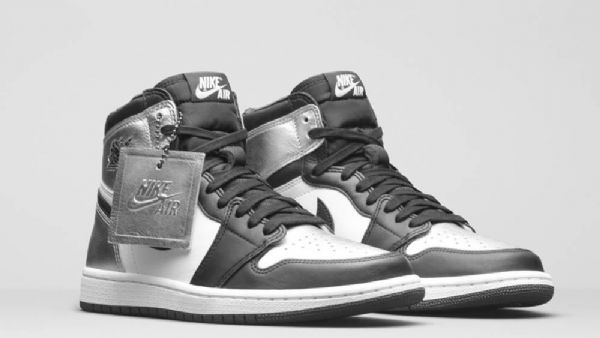 Nike Air Jordan 1 Retro High Tops Og Tå Sko Herre Svarte Sølv