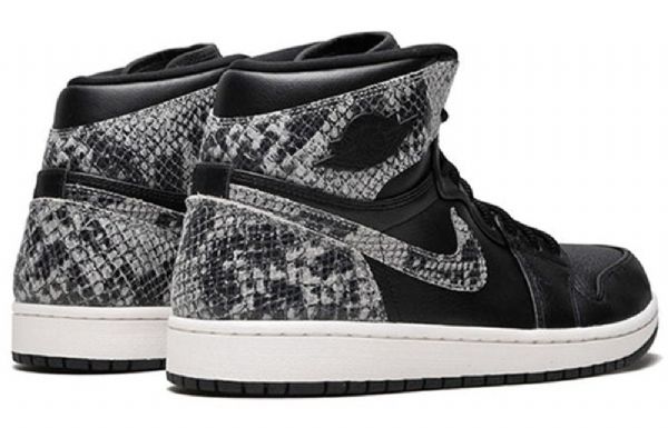 Nike Air Jordan 1 Retro High Tops Premium Basketball Shoes Dame Svarte