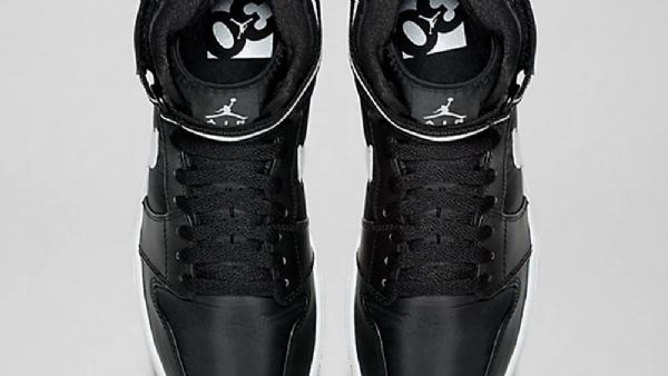 Nike Air Jordan 1 Retro High Tops Reima Sko Herre Svarte Hvite