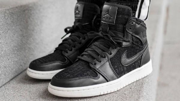 Nike Air Jordan 1 Retro High Tops Sko Herre Svarte Hvite