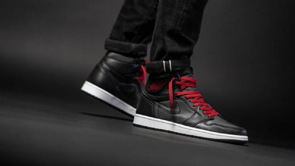 Nike Air Jordan 1 Satin Sko Herre Svarte Rød