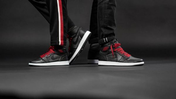Nike Air Jordan 1 Satin Sko Herre Svarte Rød