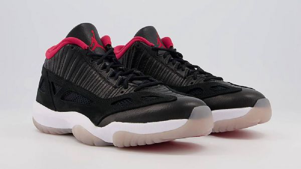 Nike Air Jordan 11 Low Tops Ie Bred Sko Herre Svarte