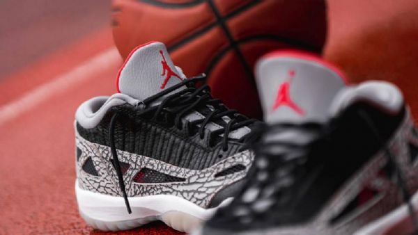Nike Air Jordan 11 Low Tops Sko Herre Svarte