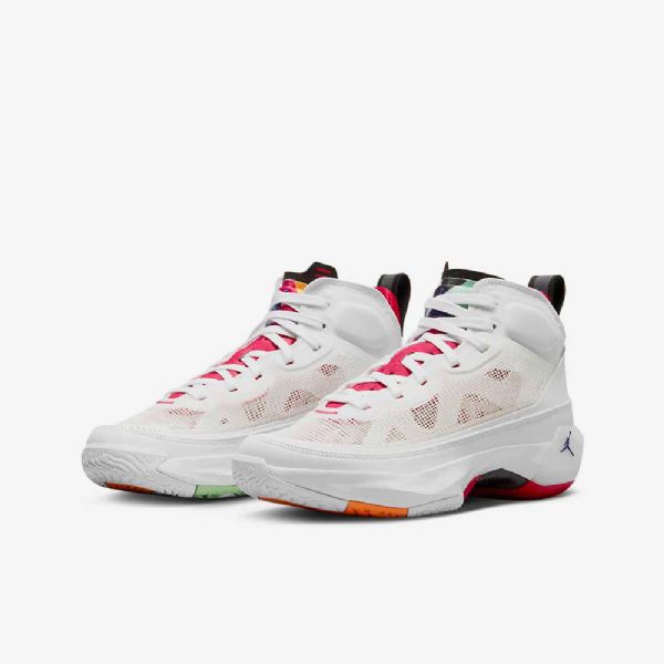 Nike Air Jordan Xxxvii Sko Barn Hvite Lyse Sølv Svarte Rød