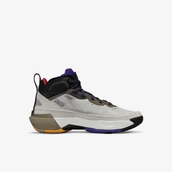 Nike Air Jordan Xxxvii Sko Barn Lyse Svarte Mørke Rød