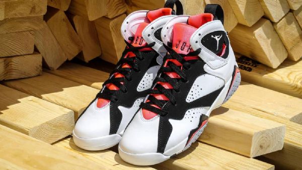 Nike Air Jordan 7 Gg Hot Lava Sko Herre Hvite Svarte