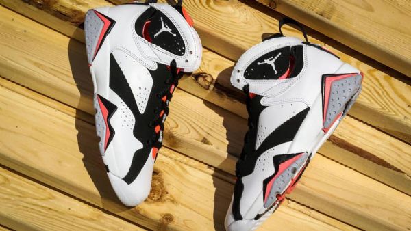 Nike Air Jordan 7 Gg Hot Lava Sko Herre Hvite Svarte
